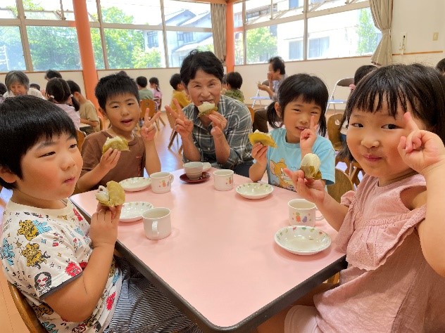 柏餅喫食１